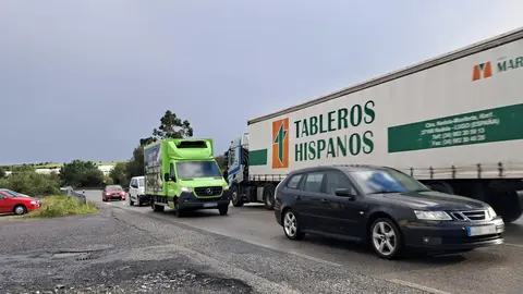 Tr&aacute;fico carretera N-642 en Foz