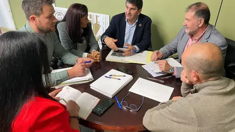 161024 REUNI&Oacute;N EN FOZ CON CARGOS ESTATAIS POLOS DESPRENDEMENTOS COSTEIROS (1)