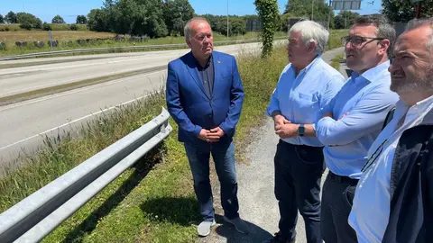 Barreiro, Balseiro e Serrano en  Ribadeo con Vega (2)