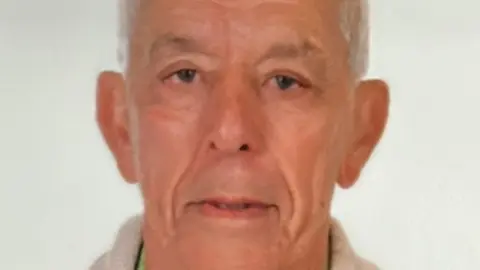 Paco, persona de 84 a&ntilde;os que falta de su domicilio en Ribadeo desde el 30 de octubre a las 11.00 horas