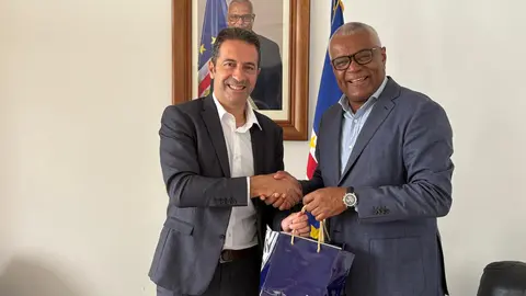 20241109ConselleiroReuni&oacute;nMinistroCaboVerde3