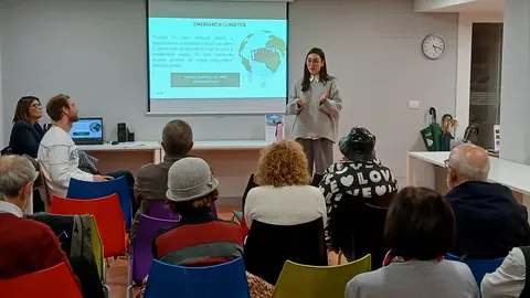 Charla sobre alfabetizaci&oacute;n clim&aacute;tica organizada por la UNED de Lugo