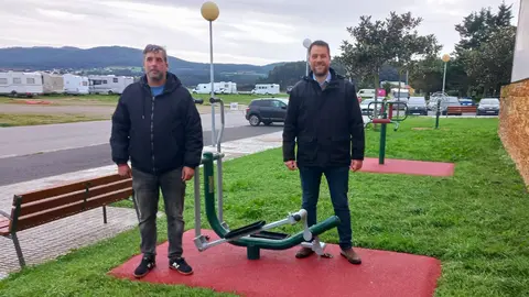 041224 FRAN CAJOTO E &Aacute;NGEL FERN&Aacute;NDEZ NA &Aacute;REA DE XOGOS BIOSAUDABLES XUNTO &Aacute; PISCINA MUNICIPAL DE FOZ (2)