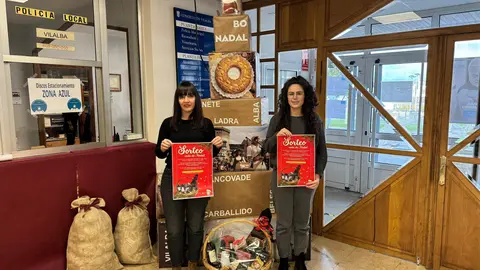 Marta Rouco y Paula Vigo presentaron la iniciativa del sorteo de una cesta de Navidad en Vilalba