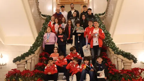 Daniel Garc&iacute;a recibi&oacute; en la Diputaci&oacute;n a integrantes del Club de Pirag&uuml;ismo Altru&aacute;n de Ribadeo