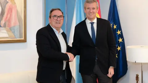 Reuni&oacute;n entre el alcalde de B&oacute;veda y Alfonso Rueda