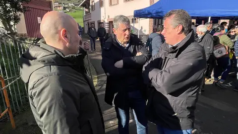 2025_02_08 consejero visita feria ganado Tineo 1
