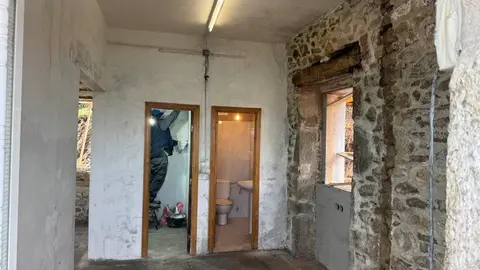 Obras de rehabilitaci&oacute;n del centro social de la parroquia de Carballo, en Friol