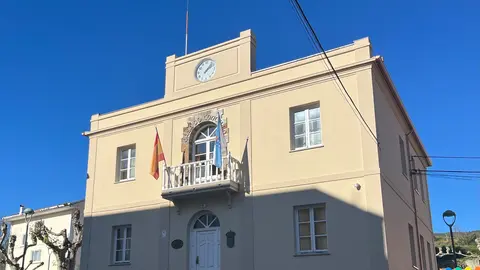Fachada Concello de Trabada 2