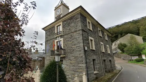 ayuntamiento villanueva de oscos