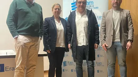 210325 Foto FCAM charla Viveiro 1