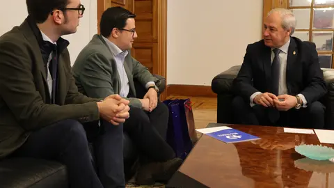 010425 Recepci&oacute;n representantes +Lugo Debate