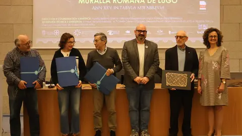 El equipo redactor del proyecto para convertir a la Muralla en Patrimonio de la Humanidad recibi&oacute; un reconocimiento por parte de la Vicepresidencia de la Diputaci&oacute;n