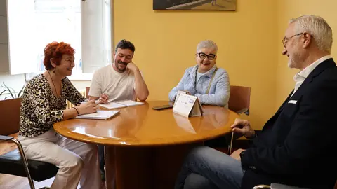 Maite Ferreiro se reuni&oacute; con representantes de las casetas del pulpo de San Froil&aacute;n