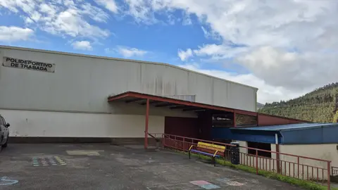 160425 pavillon municipal trabada