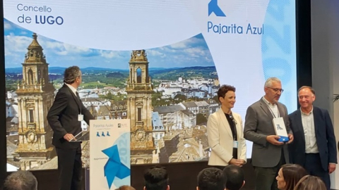 Miguel Fern&aacute;ndez, durante la ceremonia de entrega del premio Pajarita Azul
