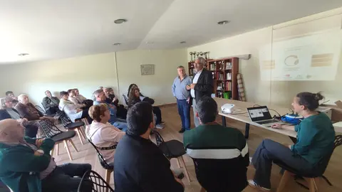 Miguel Fern&aacute;ndez, durante la reuni&oacute;n mantenida en Fingoi