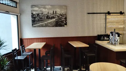 Bar Cot&aacute;