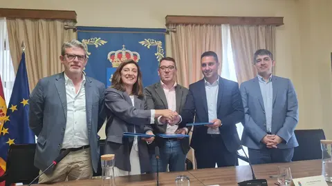 Firma convenio Trabada, Ribadeo e Xunta de Galicia