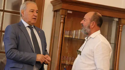 Firma del convenio con la Deputaci&oacute;n Provincial de Confrar&iacute;as de Pescadores