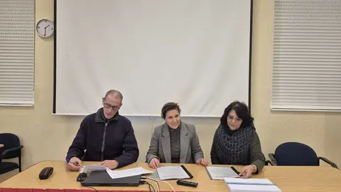 IMX O Concello de Viveiro asina un convenio de colaboraci&oacute;n co IES Vilar Ponte e o IES Mar&iacute;a Sarmiento para o uso compartido dos pavill&oacute;ns