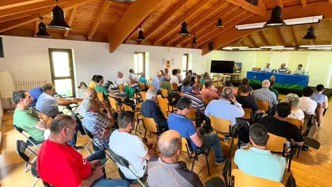 Montes reuni&oacute;n