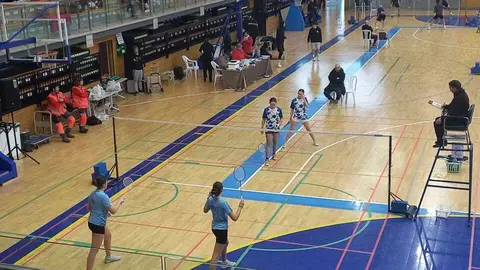 b&aacute;dminton a mari&ntilde;a