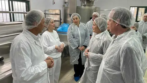 2026_03_05 consejero medio rural visita queseria abredo 3