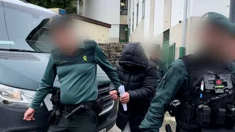 El hombre investigado por la desaparici&oacute;n de Enrique Bol&iacute;var, a la salida del juzgado. Pradero