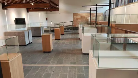 El Edificio das Carboeiras del Conxunto Hist&oacute;rico Art&iacute;stico de Sargadelos.