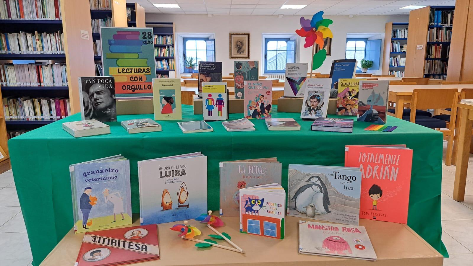 280624 EXPOSICIÓN LECTURAS CON ORGULLO EN FOZ