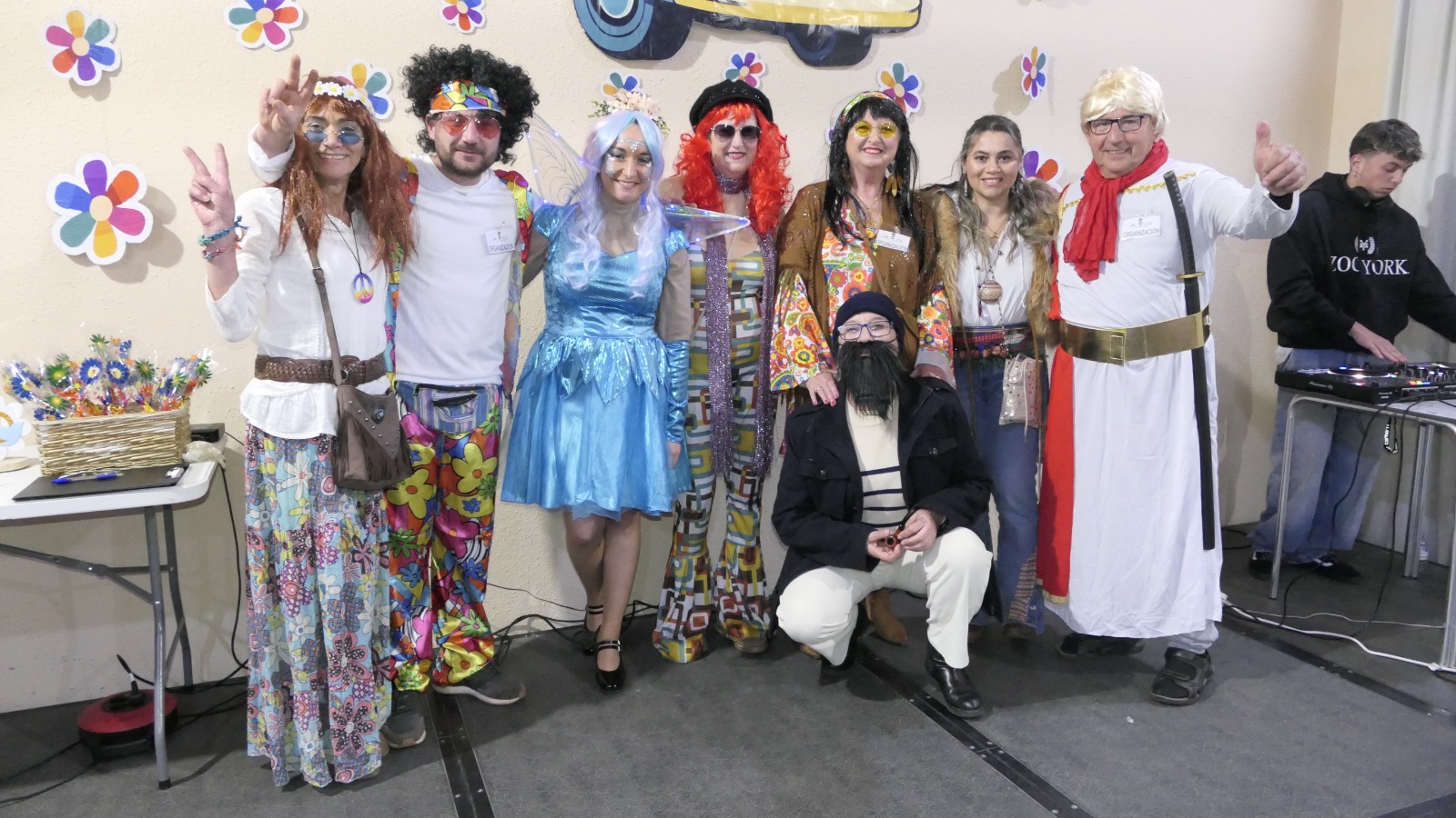 Miembros de la directiva de AVO junto al jurado