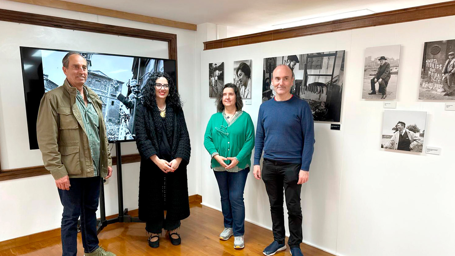 Inaguruación de la exposición fotográfica de José Vélez en el Museo Etnográfico de Grandas de Salime Pepe el Ferreiro