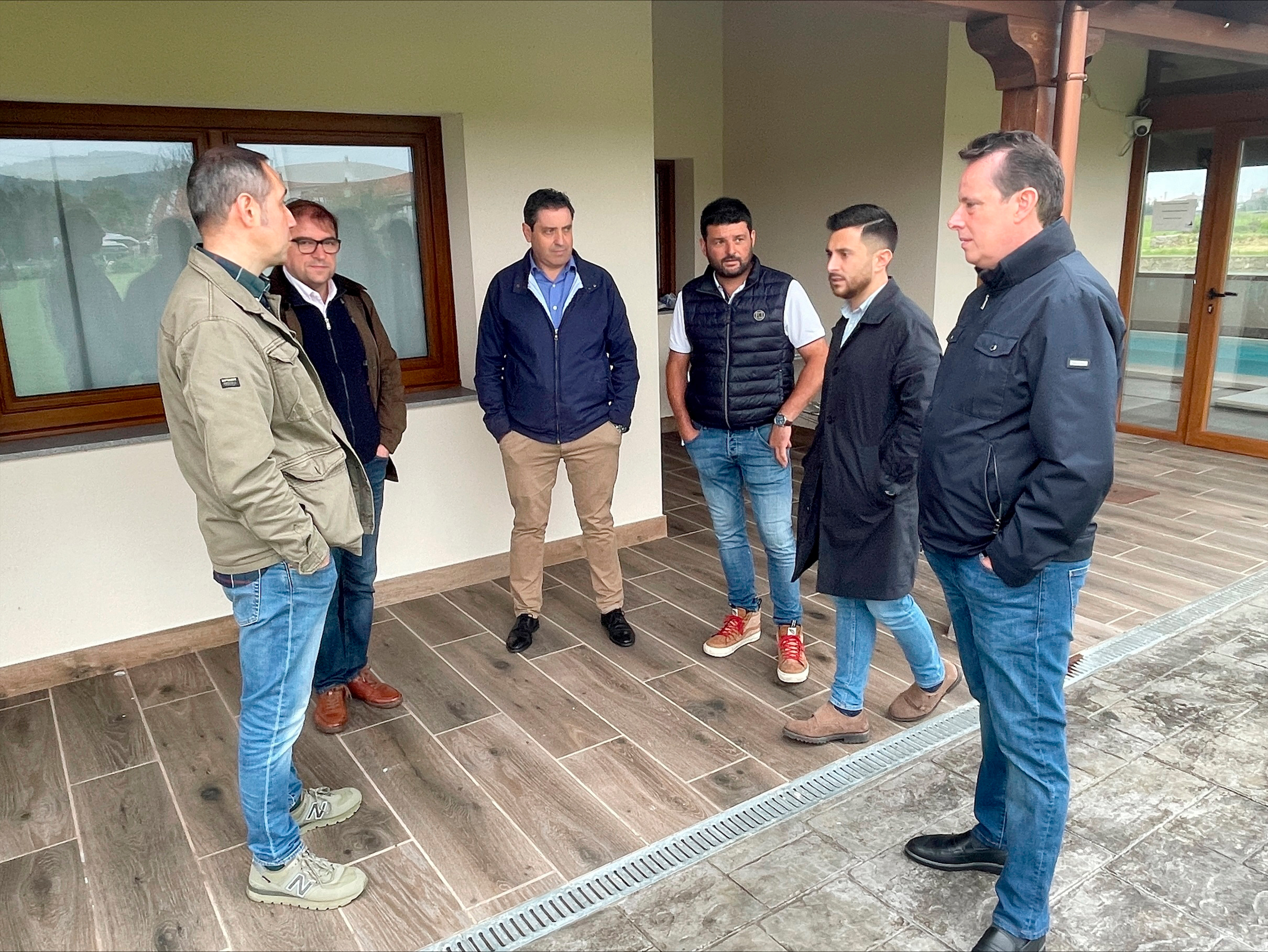2025_04_24 Consejero Medio Rural visita apartamentos turistico cudillero 3