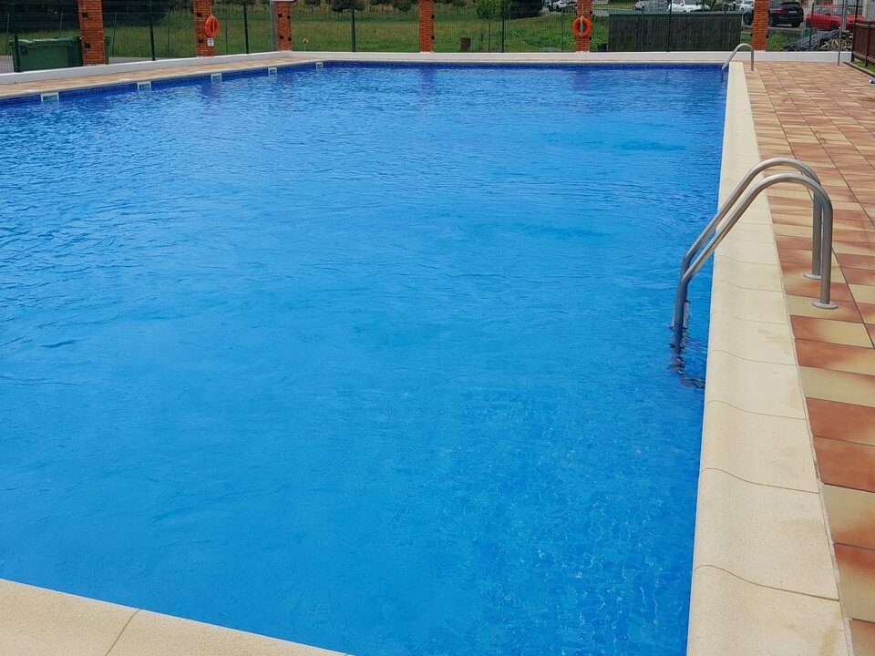 Piscina municipal de Lourenzá