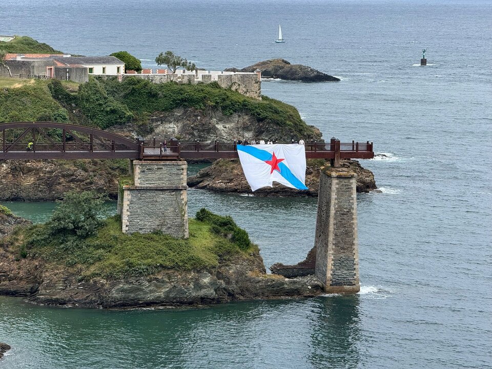 BANDEIRA O CARGADEIRO RIBADEO.JPG