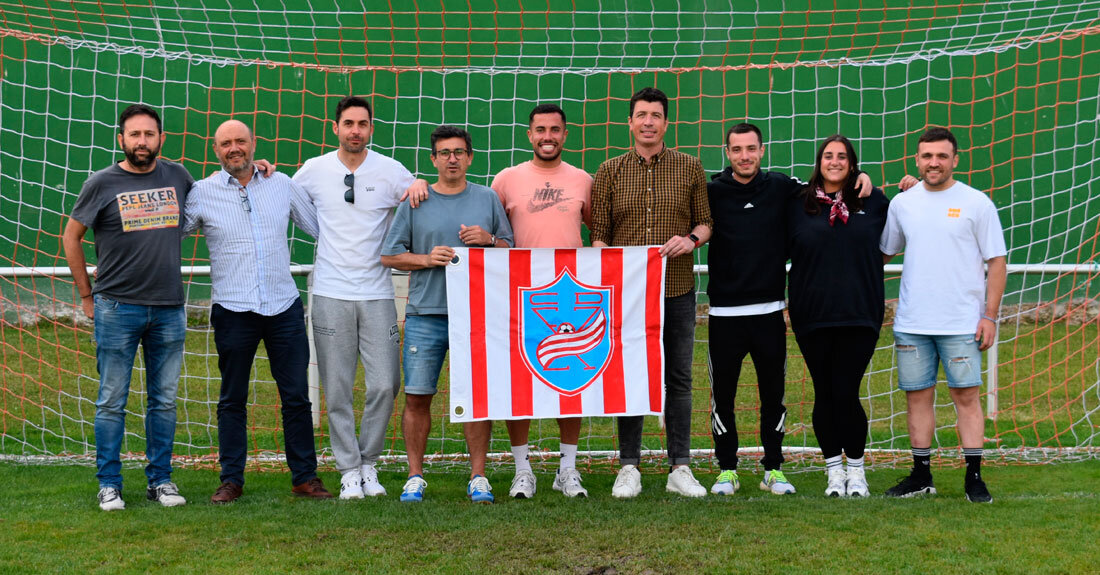 La nueva directiva del CD Foz. Foto de Goretti Rodríguez